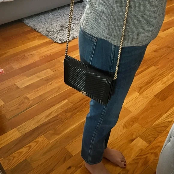 Chanel chevron, caviar leather wallet on a chain - Picture 7 of 16